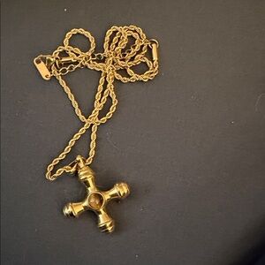 Elegant Gold Pendant Necklace